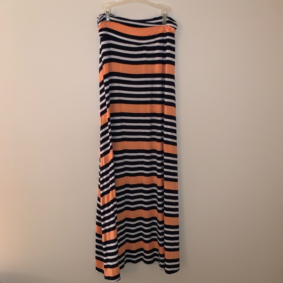 MAXI SKIRT - small - Picture 2 of 3